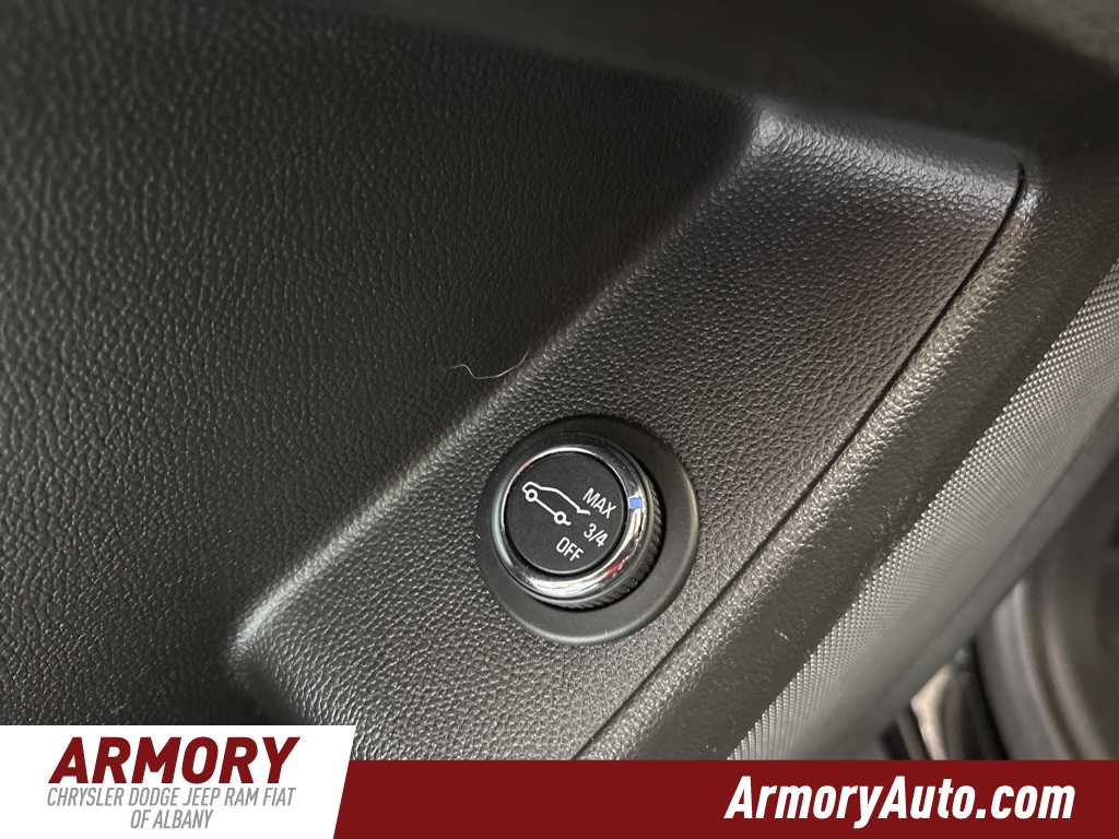 Thumbnail: 2022 Chevrolet Traverse - 9