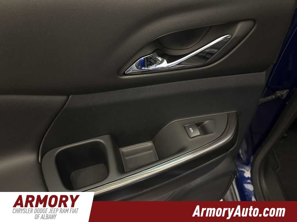 Thumbnail: 2023 GMC Acadia - 26