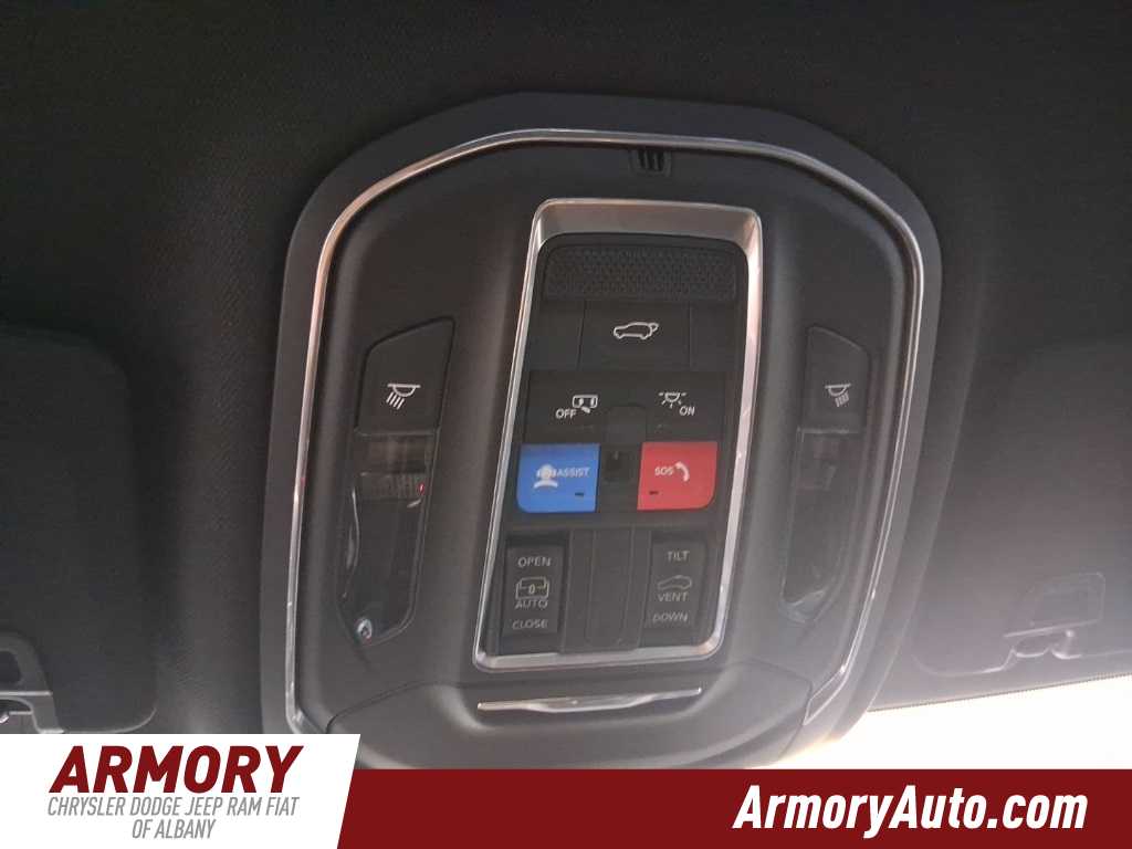 Thumbnail: 2025 Jeep Grand Cherokee - 18