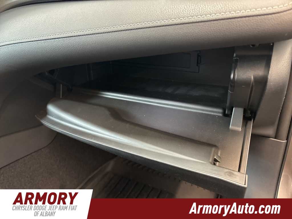2018 Toyota Camry SE 33