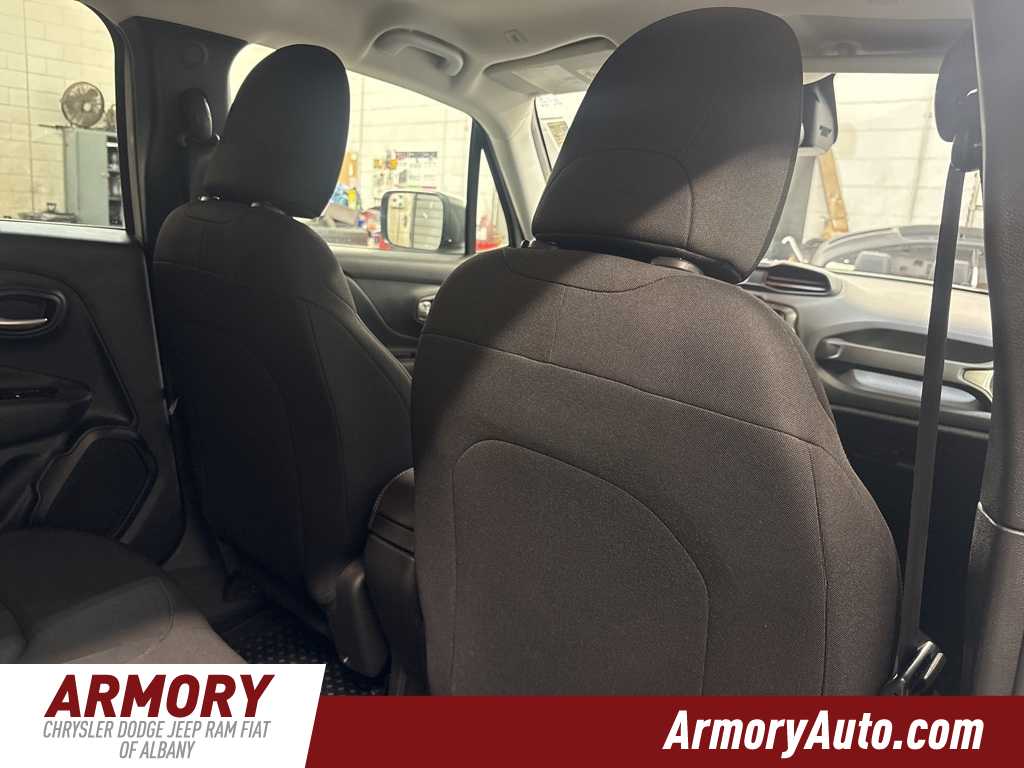 Thumbnail: 2023 Jeep Renegade - 32