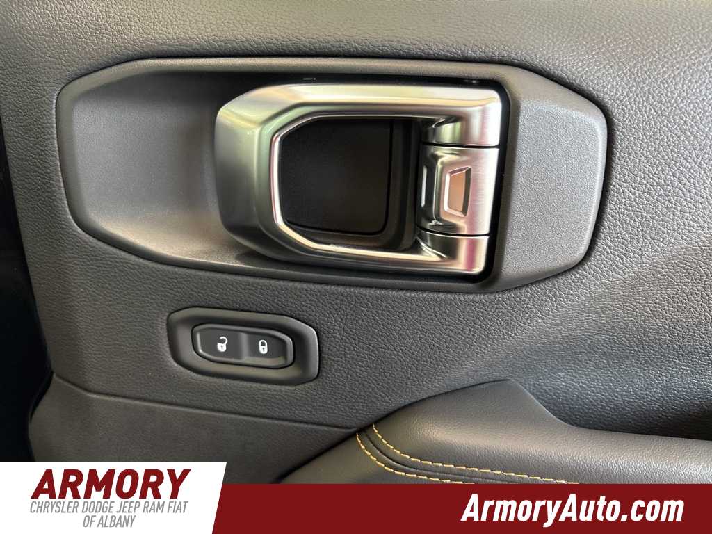 Thumbnail: 2025 Jeep Wrangler - 25