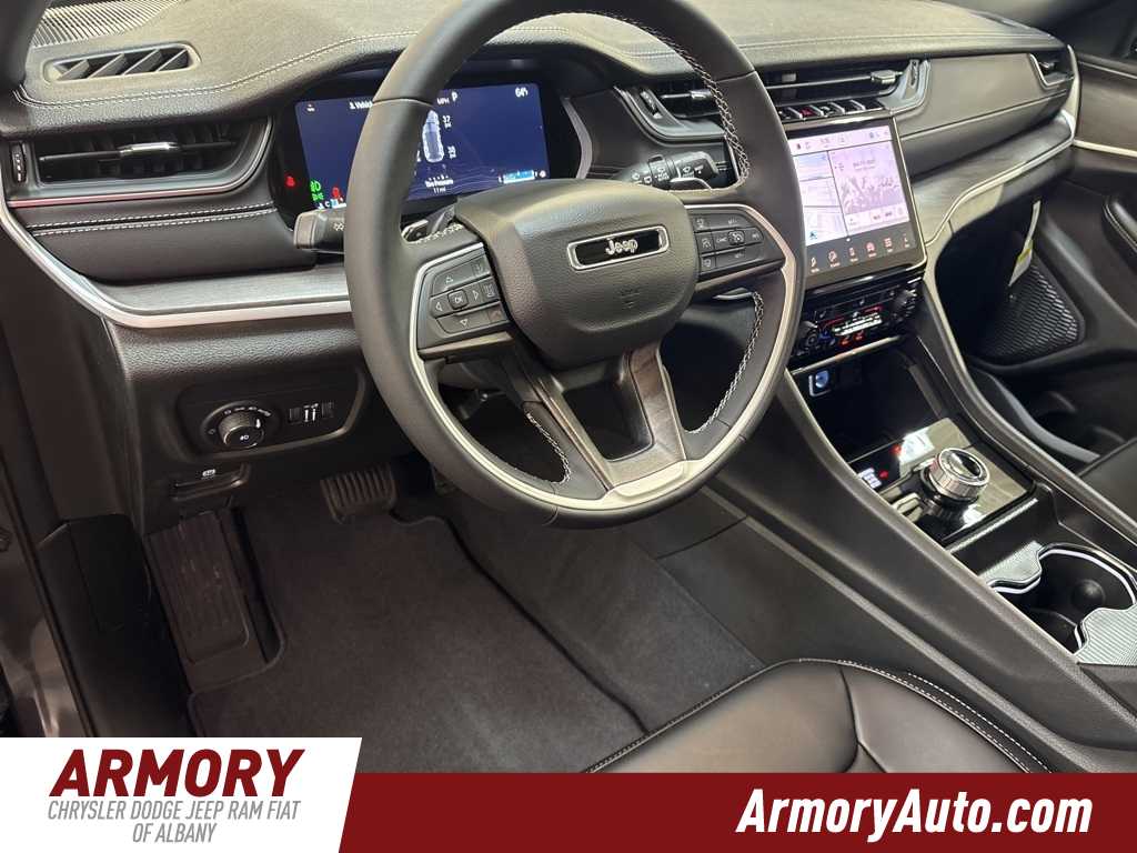 Thumbnail: 2025 Jeep Grand Cherokee - 10