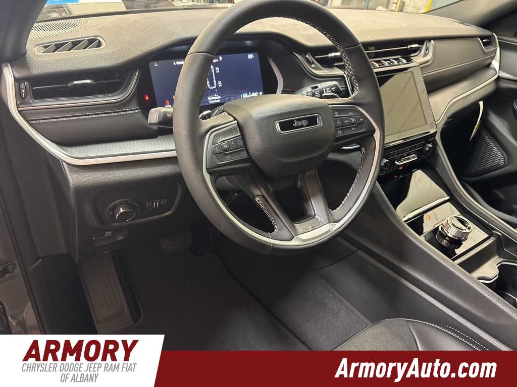 Thumbnail: 2025 Jeep Grand Cherokee L - 9