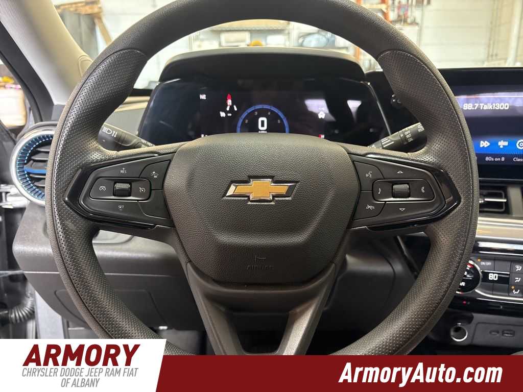 Thumbnail: 2025 Chevrolet Trax - 15