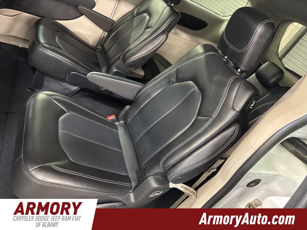 2023 Chrysler Pacifica Touring L 27