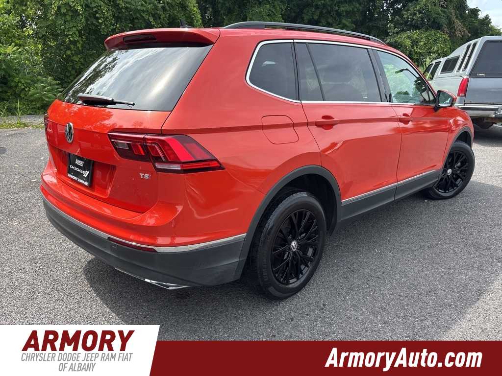 Thumbnail: 2018 Volkswagen Tiguan - 4