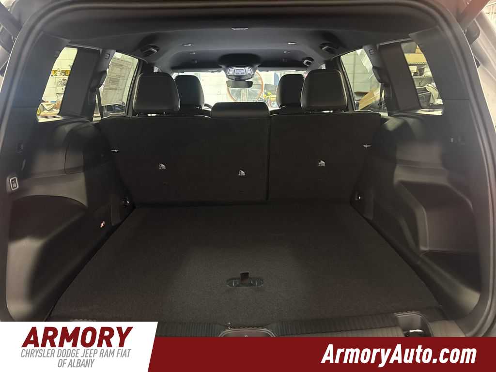 Thumbnail: 2026 Jeep Cherokee - 33