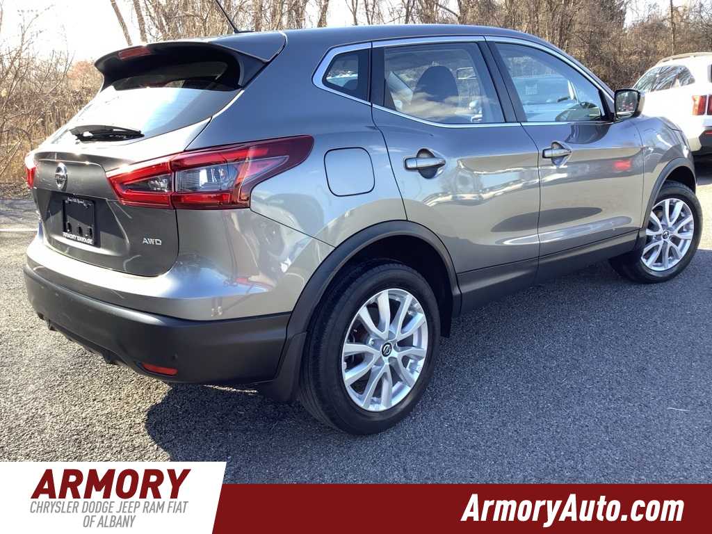 2021 Nissan Rogue Sport S 4