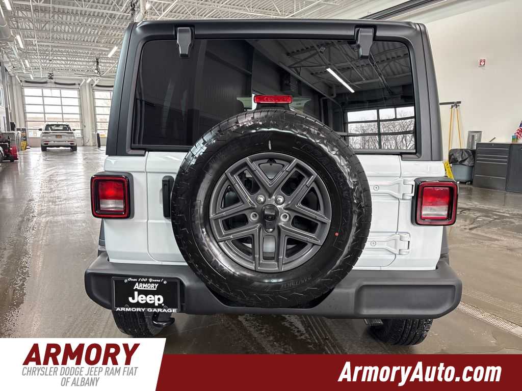 Thumbnail: 2026 Jeep Wrangler - 5