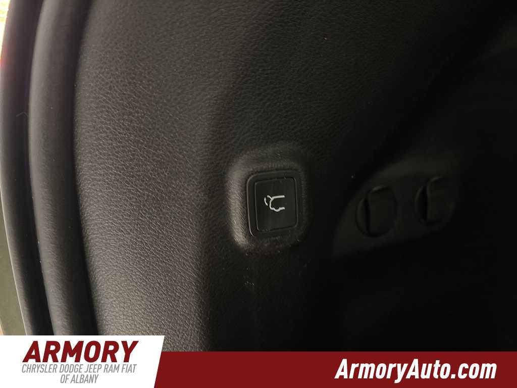 Thumbnail: 2021 Jeep Cherokee - 29