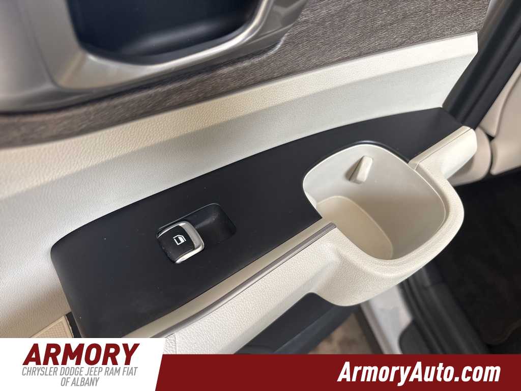 Thumbnail: 2022 Kia Sorento - 31