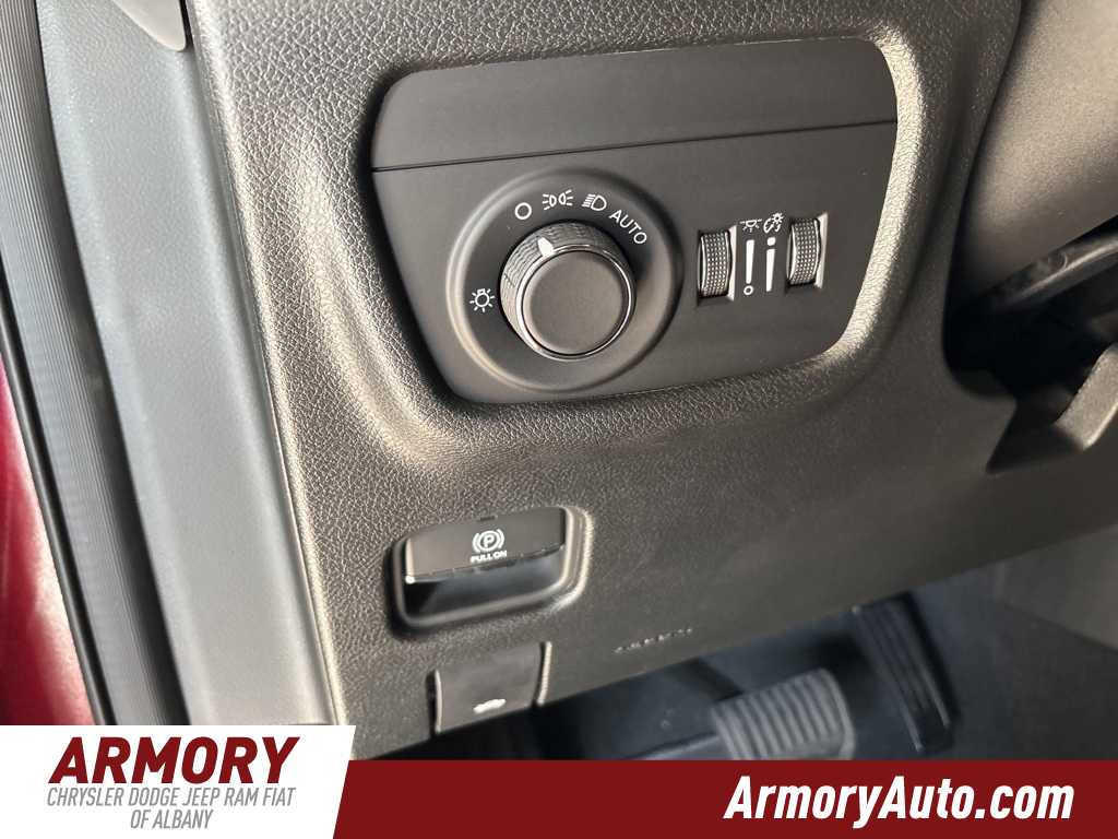 Thumbnail: 2025 Jeep Grand Cherokee - 12