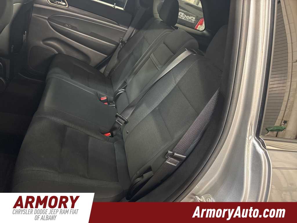 Thumbnail: 2017 Jeep Grand Cherokee - 24