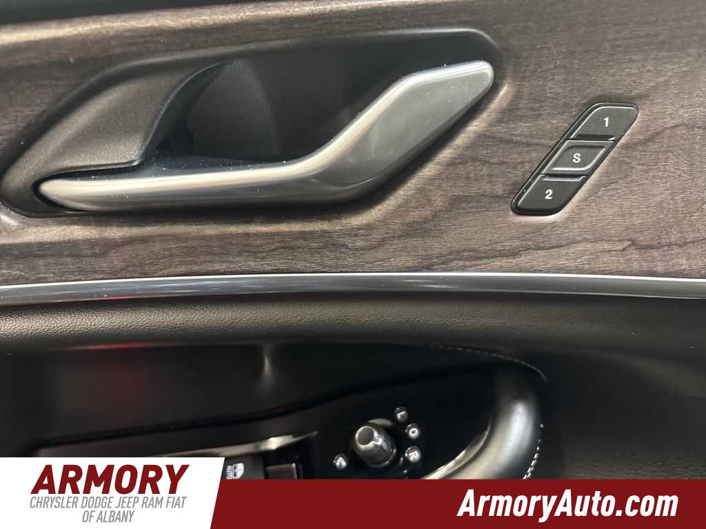 Thumbnail: 2023 Jeep Grand Cherokee L - 9