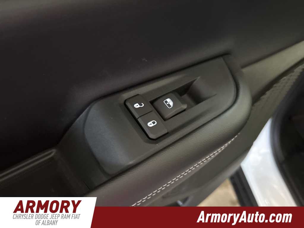 Thumbnail: 2025 Jeep Grand Cherokee - 23