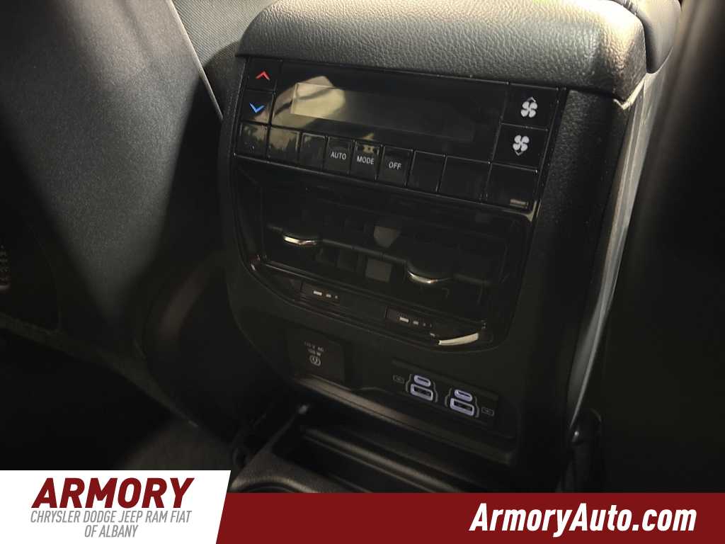 Thumbnail: 2025 Jeep Grand Cherokee L - 36