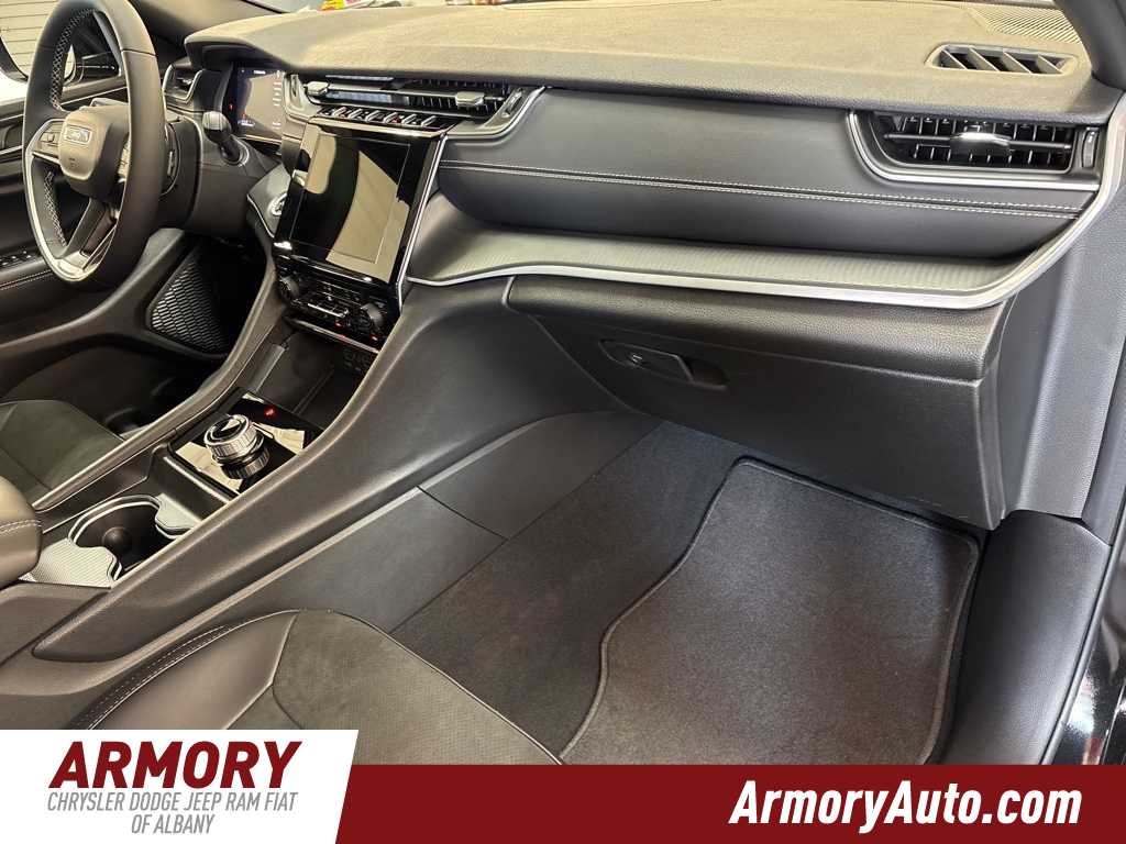 Thumbnail: 2025 Jeep Grand Cherokee - 37