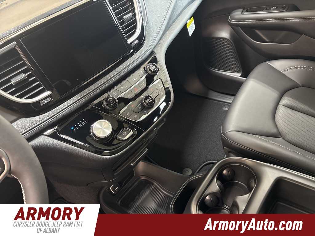 Thumbnail: 2026 Chrysler Pacifica - 14