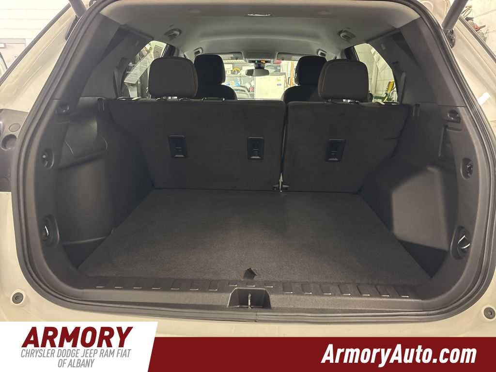 Thumbnail: 2022 Chevrolet Equinox - 30