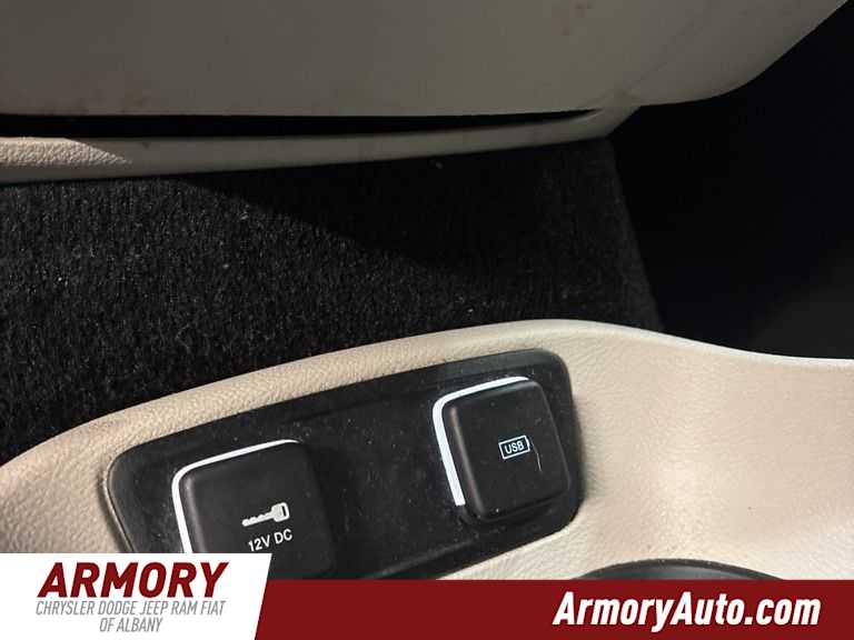 Thumbnail: 2017 Chrysler Pacifica - 19