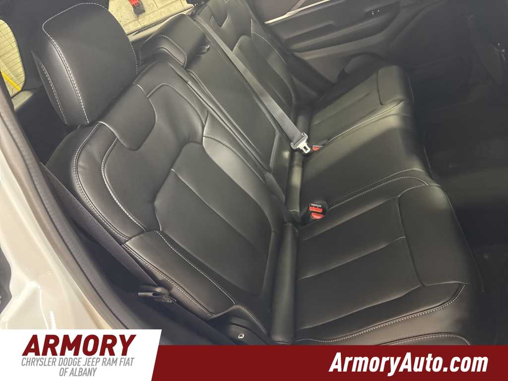 Thumbnail: 2025 Jeep Grand Cherokee - 28