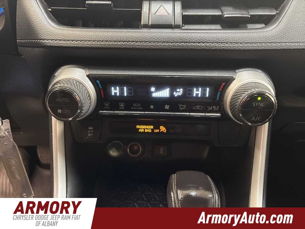 Thumbnail: 2022 Toyota RAV4 - 15