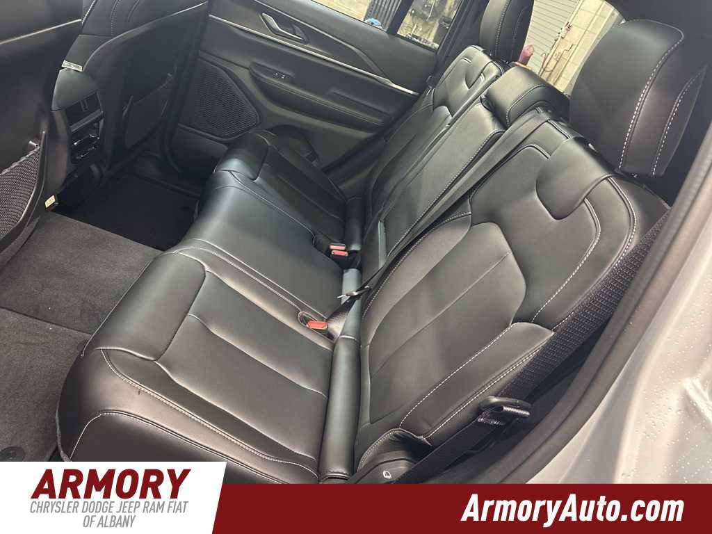 Thumbnail: 2025 Jeep Grand Cherokee - 26