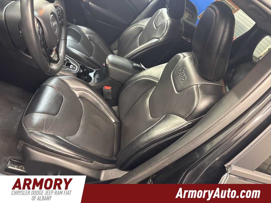 Thumbnail: 2023 Jeep Cherokee - 12