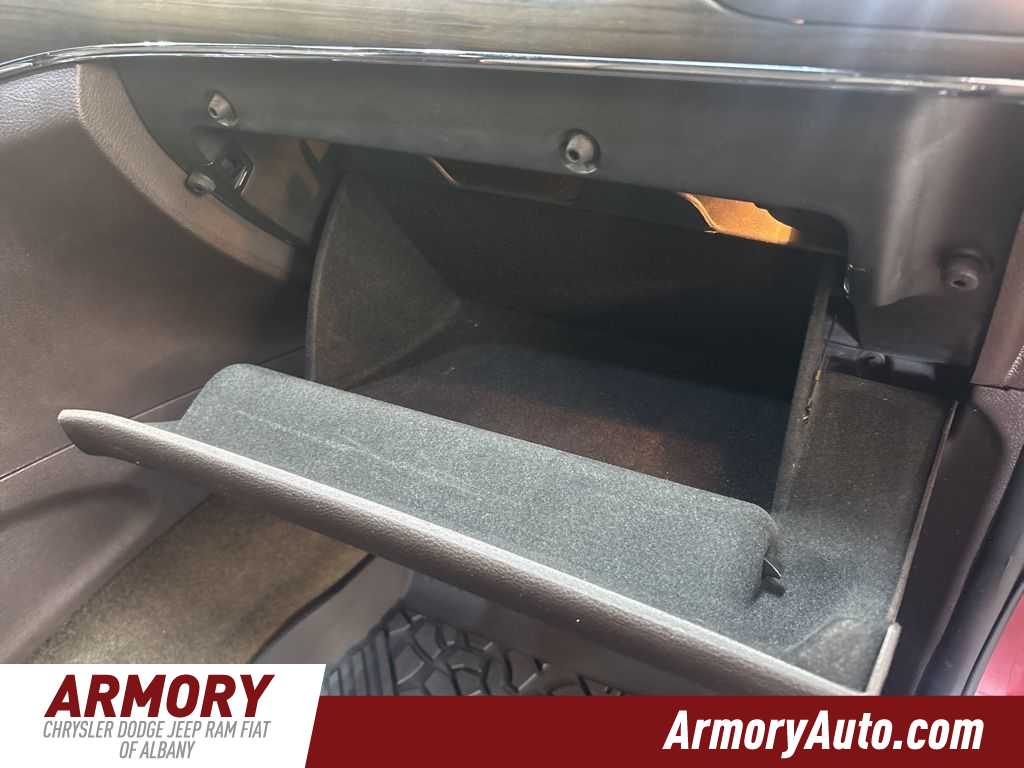 Thumbnail: 2018 Jeep Grand Cherokee - 40