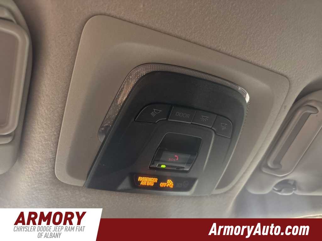 Thumbnail: 2022 Toyota Corolla Cross - 19