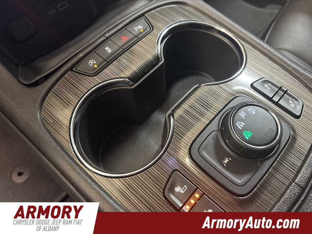 Thumbnail: 2023 GMC Acadia - 22