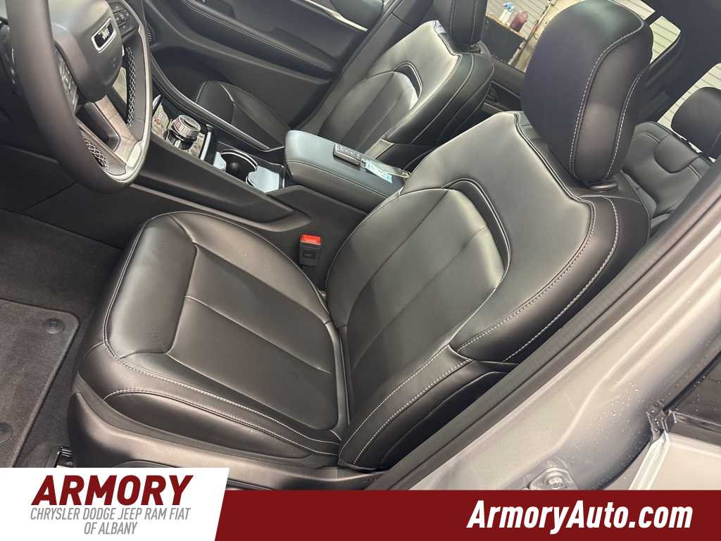 Thumbnail: 2025 Jeep Grand Cherokee - 12