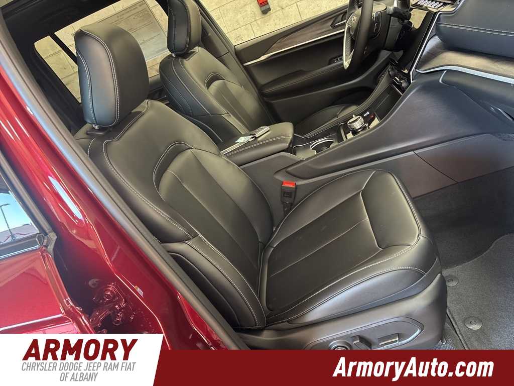 Thumbnail: 2025 Jeep Grand Cherokee - 35