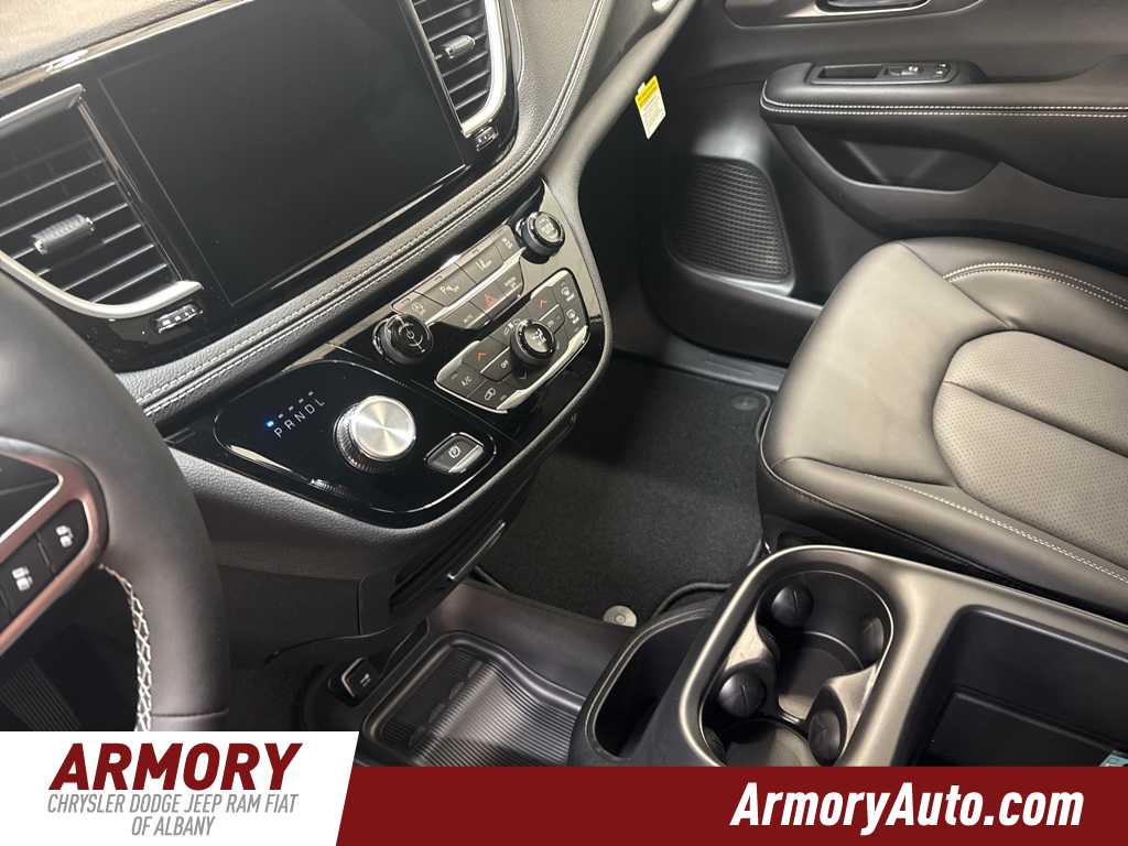 Thumbnail: 2026 Chrysler Pacifica - 15