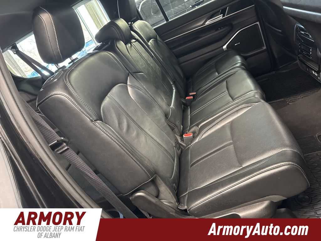 Thumbnail: 2024 Jeep Wagoneer - 39