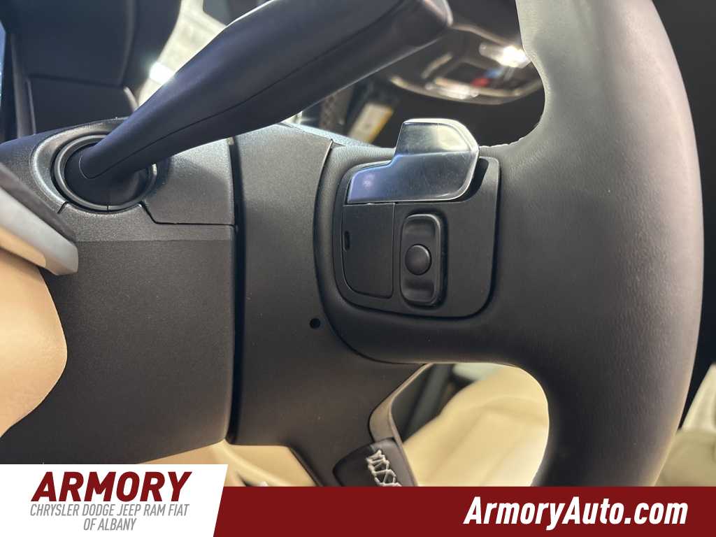 Thumbnail: 2023 Jeep Grand Cherokee - 12