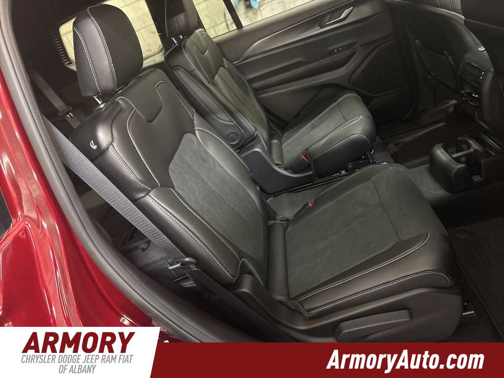 Thumbnail: 2025 Jeep Grand Cherokee L - 32