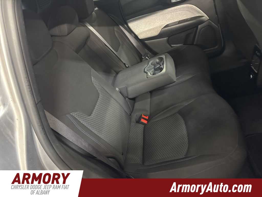 Thumbnail: 2023 Jeep Compass - 30