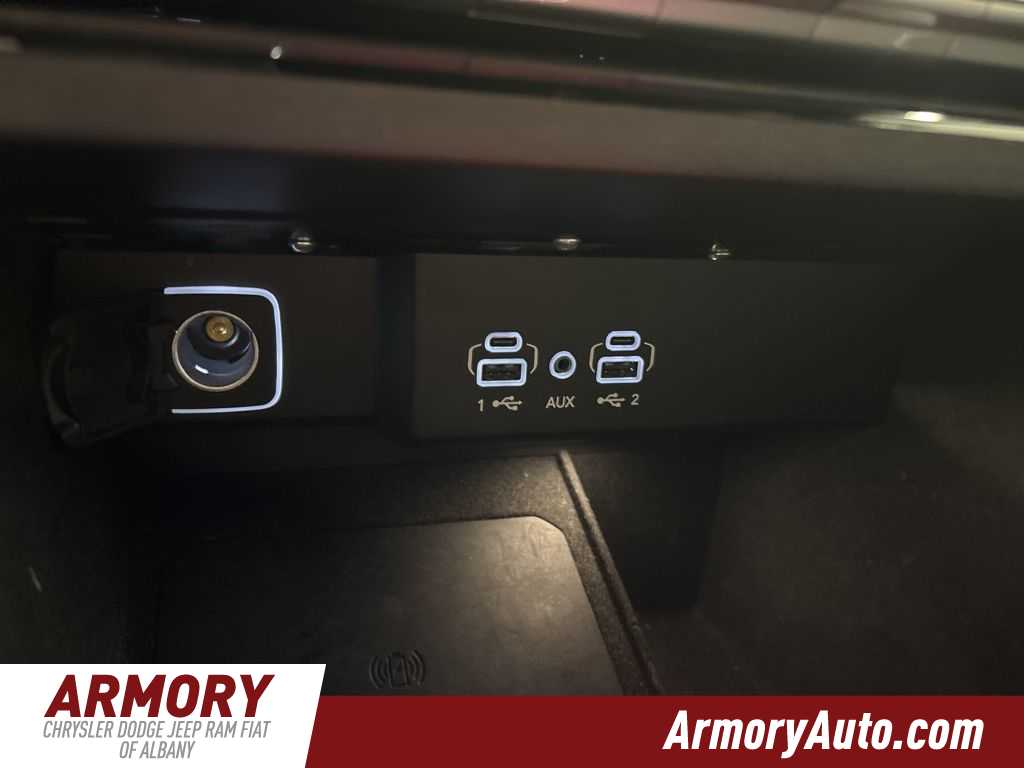 Thumbnail: 2024 Jeep Wagoneer - 21