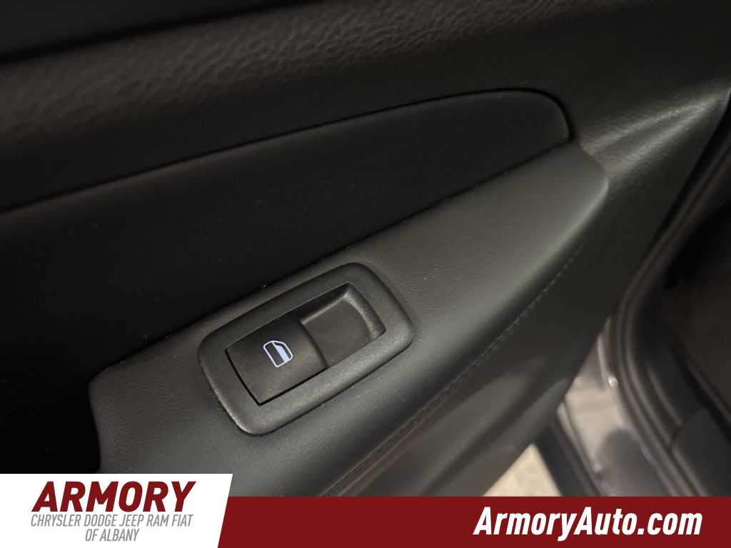 Thumbnail: 2020 Jeep Grand Cherokee - 25