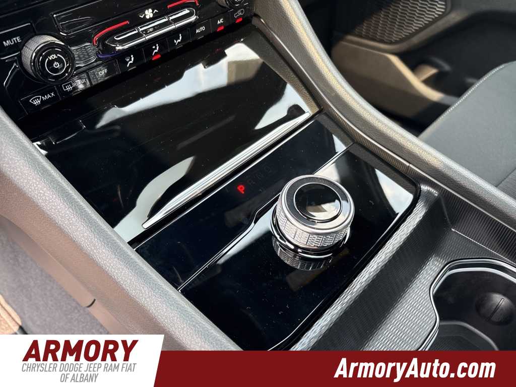 Thumbnail: 2025 Jeep Grand Cherokee - 18