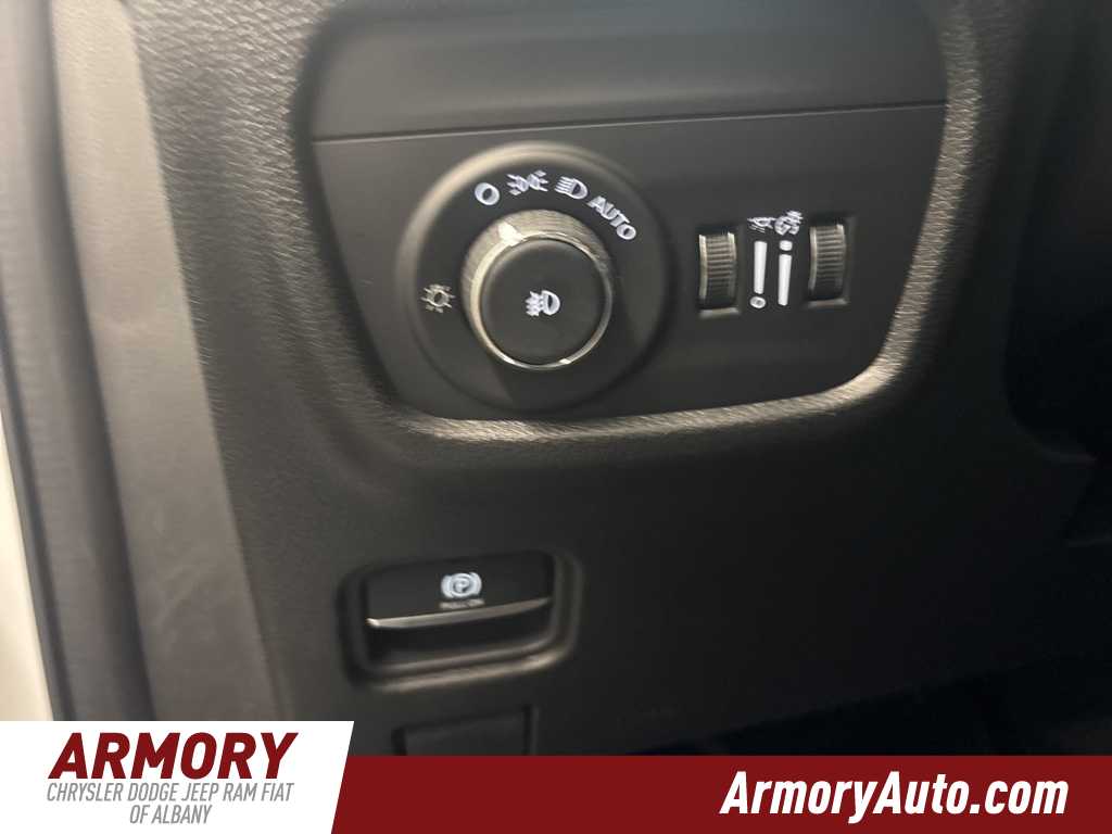 Thumbnail: 2025 Jeep Grand Cherokee - 11