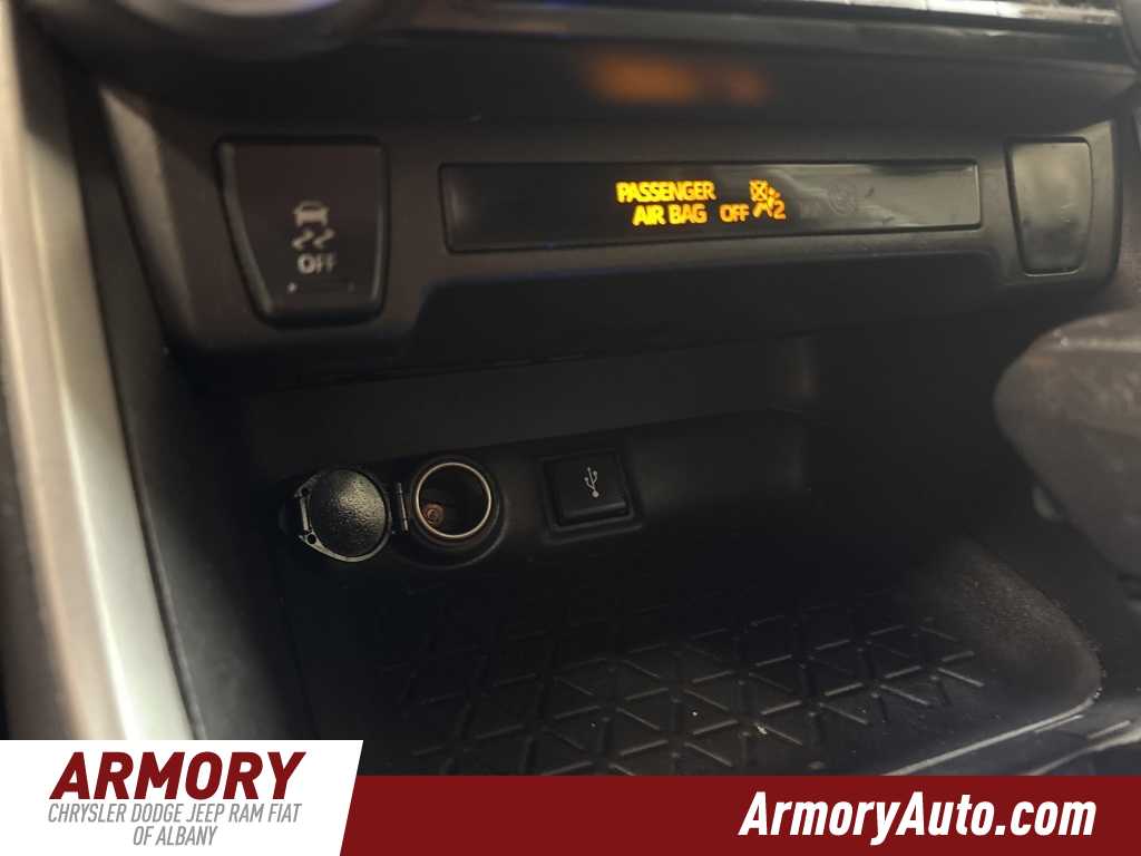 Thumbnail: 2022 Toyota RAV4 - 16