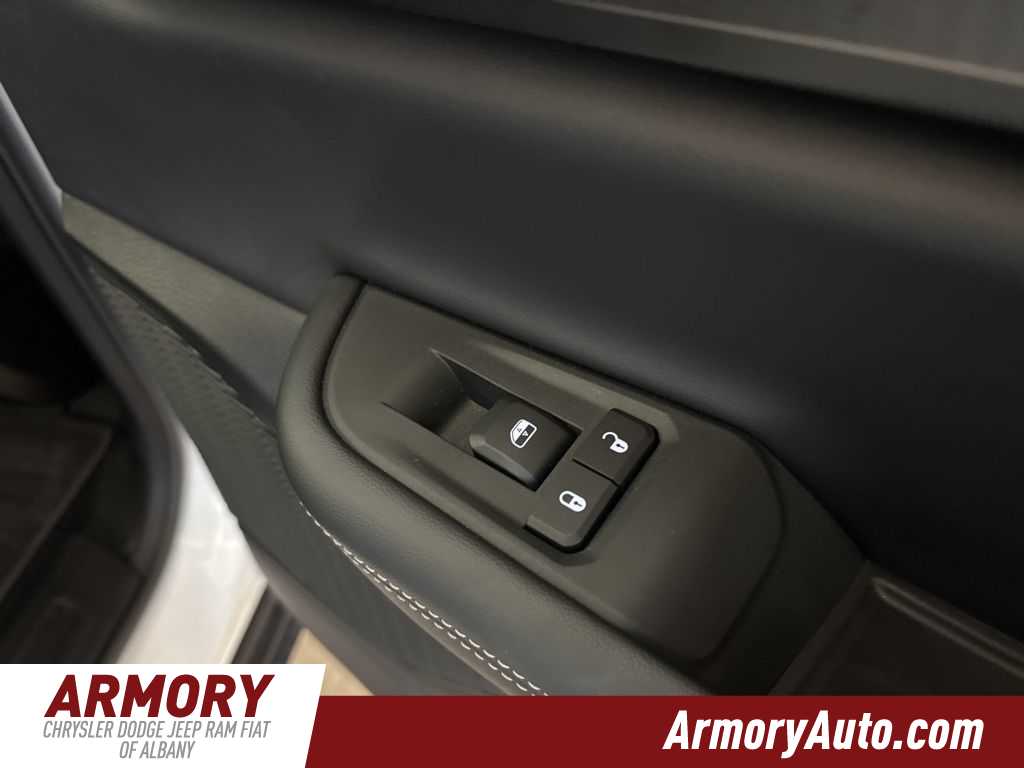 Thumbnail: 2025 Jeep Grand Cherokee - 34