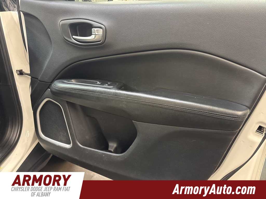 Thumbnail: 2018 Jeep Compass - 34