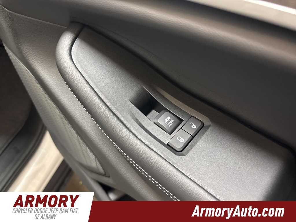 Thumbnail: 2025 Jeep Grand Cherokee - 38