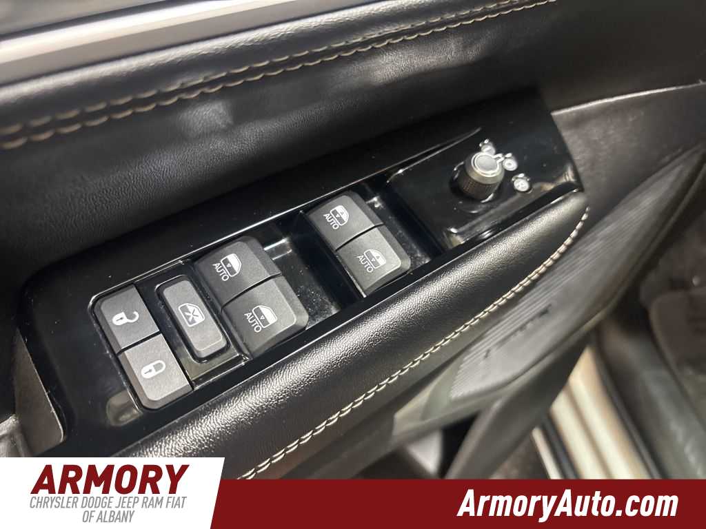 Thumbnail: 2024 Jeep Wagoneer - 8