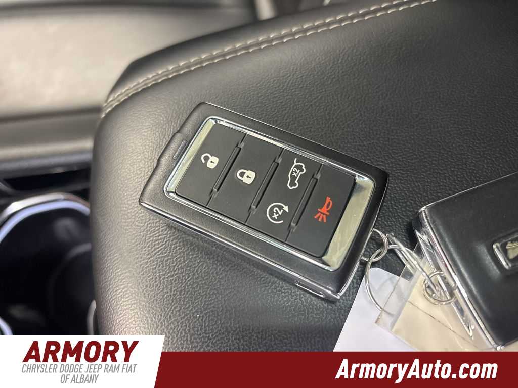 Thumbnail: 2023 Jeep Grand Cherokee L - 22