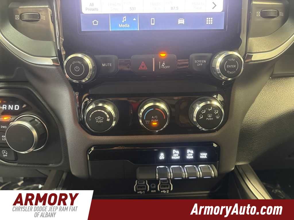 Thumbnail: 2026 RAM 1500 - 19